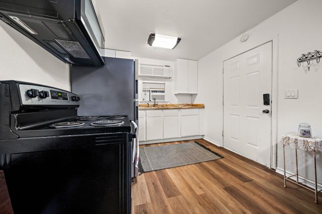 183 Grand Prairie Drive, Whitney, TX 76692