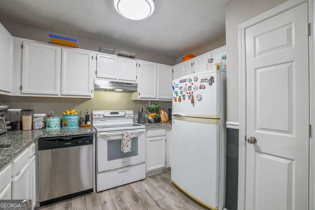 356 Meadow Trace Drive, Auburn, GA 30011