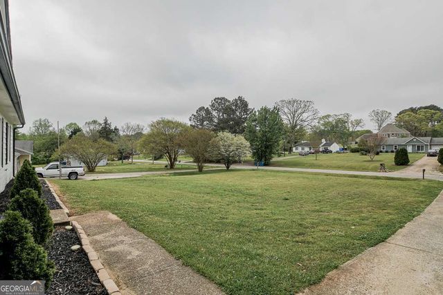 356 Meadow Trace Drive, Auburn, GA 30011