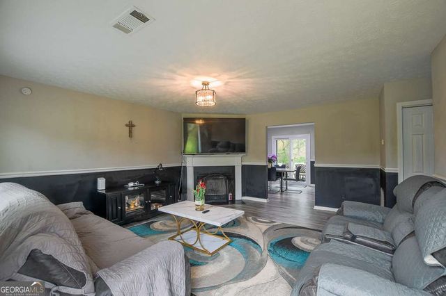 356 Meadow Trace Drive, Auburn, GA 30011