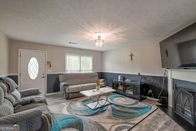 356 Meadow Trace Drive, Auburn, GA 30011