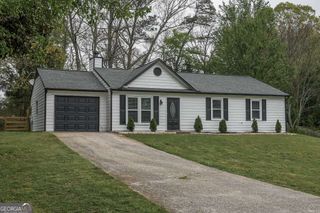 356 Meadow Trace Drive, Auburn, GA 30011