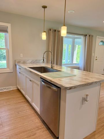 620 S Briarvale Drive, Auburn Hills, MI 48326