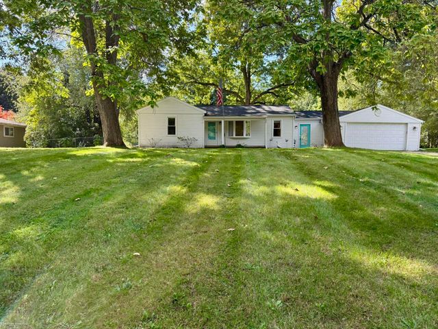 620 S Briarvale Drive, Auburn Hills, MI 48326