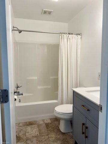 620 S Briarvale Drive, Auburn Hills, MI 48326