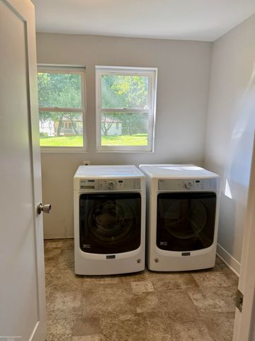 620 S Briarvale Drive, Auburn Hills, MI 48326