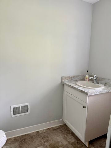 620 S Briarvale Drive, Auburn Hills, MI 48326