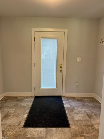 620 S Briarvale Drive, Auburn Hills, MI 48326