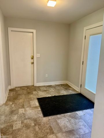 620 S Briarvale Drive, Auburn Hills, MI 48326