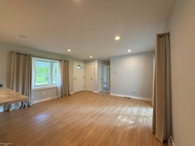620 S Briarvale Drive, Auburn Hills, MI 48326
