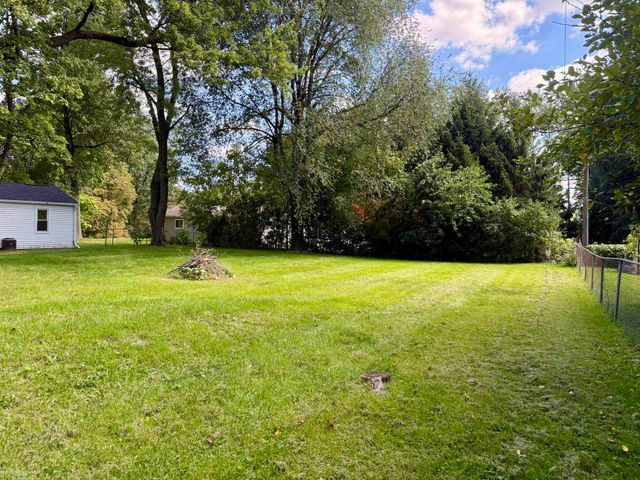 620 S Briarvale Drive, Auburn Hills, MI 48326