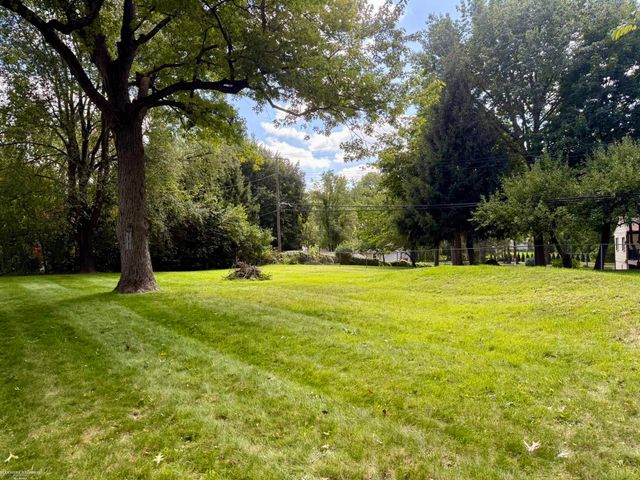 620 S Briarvale Drive, Auburn Hills, MI 48326