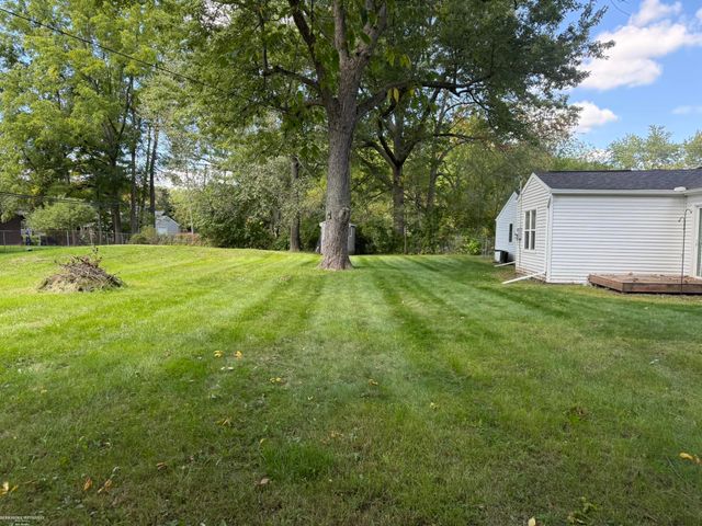 620 S Briarvale Drive, Auburn Hills, MI 48326