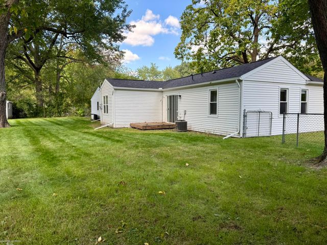 620 S Briarvale Drive, Auburn Hills, MI 48326