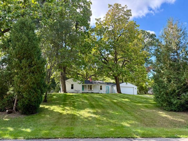 620 S Briarvale Drive, Auburn Hills, MI 48326