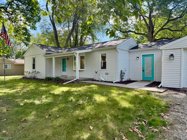 620 S Briarvale Drive, Auburn Hills, MI 48326