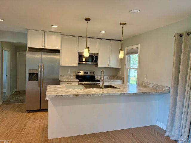 620 S Briarvale Drive, Auburn Hills, MI 48326
