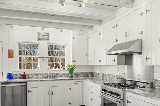 205 South Rd, Chilmark, MA 02575