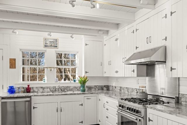 205 South Rd, Chilmark, MA 02575