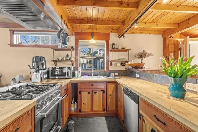 205 South Rd, Chilmark, MA 02575