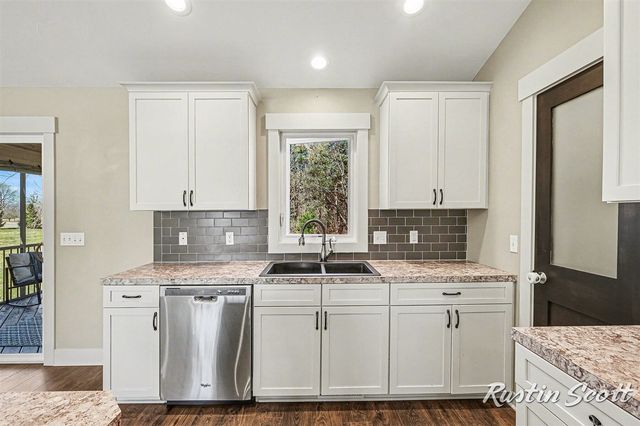 5573 Stanton Woods Drive, Hudsonville, MI 49426