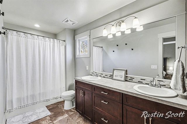 5573 Stanton Woods Drive, Hudsonville, MI 49426