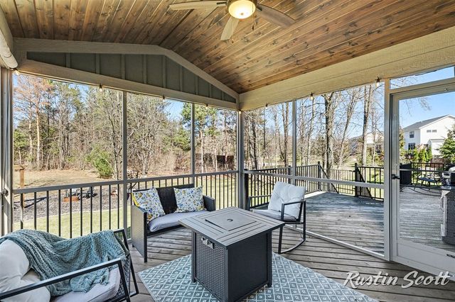 5573 Stanton Woods Drive, Hudsonville, MI 49426