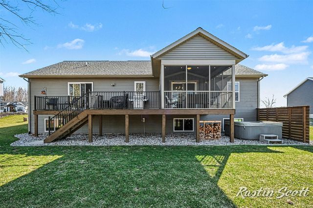 5573 Stanton Woods Drive, Hudsonville, MI 49426