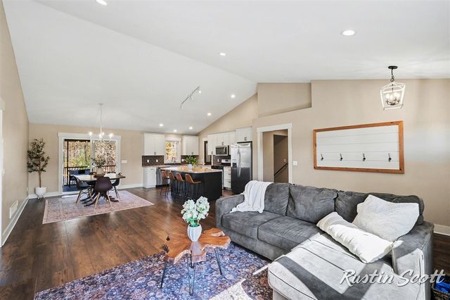 5573 Stanton Woods Drive, Hudsonville, MI 49426