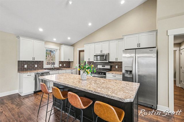 5573 Stanton Woods Drive, Hudsonville, MI 49426