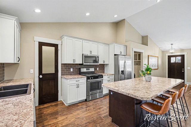 5573 Stanton Woods Drive, Hudsonville, MI 49426