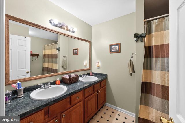 6 BILTMORE CT, Bear, DE 19701
