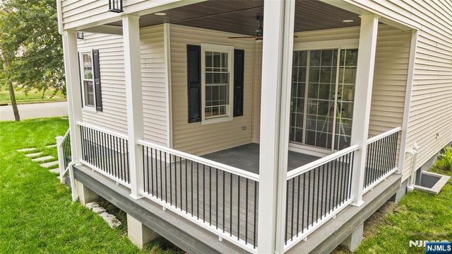 24 Ryder Road, Fair Lawn, NJ 07410