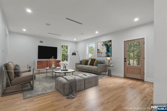 24 Ryder Road, Fair Lawn, NJ 07410