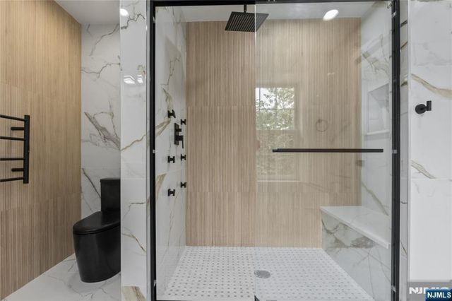 24 Ryder Road, Fair Lawn, NJ 07410