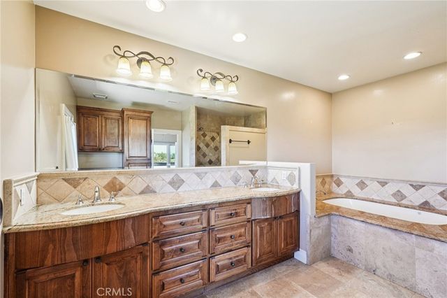 40000 Valle Vista, Murrieta, CA 92562