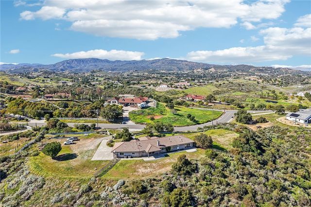 40000 Valle Vista, Murrieta, CA 92562