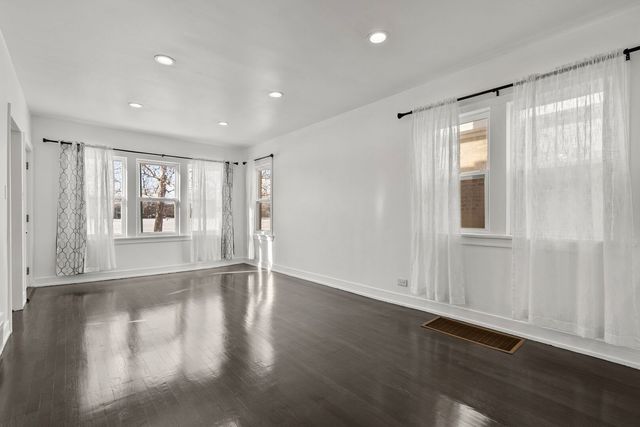 9133 S Racine Avenue, Chicago, IL 60620