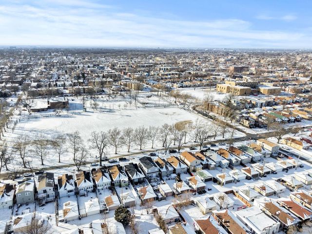 9133 S Racine Avenue, Chicago, IL 60620