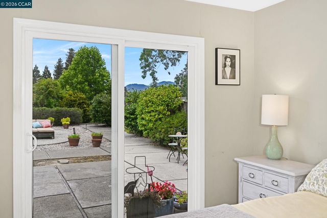 341 Twinview Dr, Pleasant Hill, CA 94523