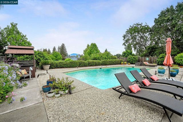 341 Twinview Dr, Pleasant Hill, CA 94523