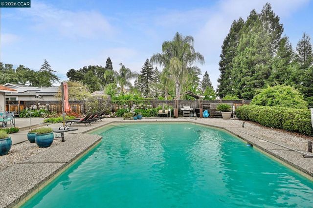 341 Twinview Dr, Pleasant Hill, CA 94523