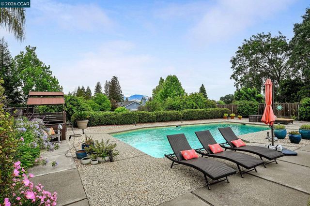 341 Twinview Dr, Pleasant Hill, CA 94523