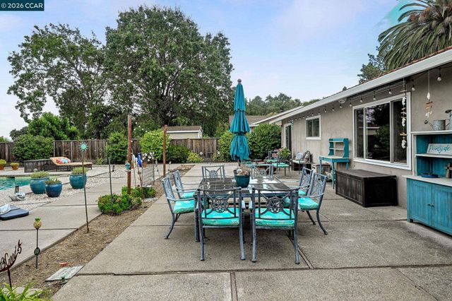 341 Twinview Dr, Pleasant Hill, CA 94523