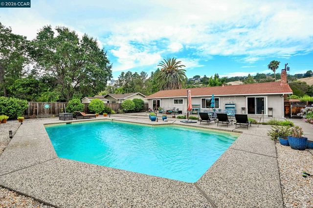 341 Twinview Dr, Pleasant Hill, CA 94523