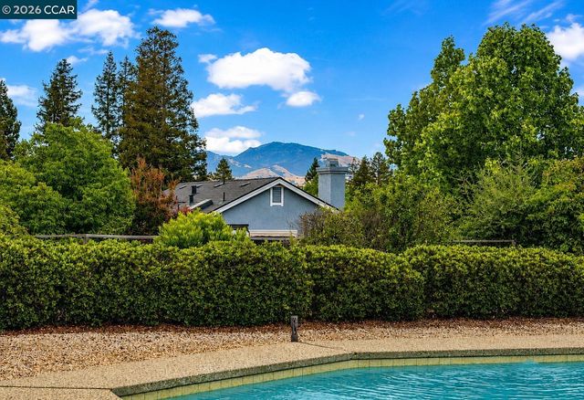 341 Twinview Dr, Pleasant Hill, CA 94523