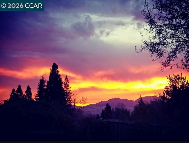 341 Twinview Dr, Pleasant Hill, CA 94523