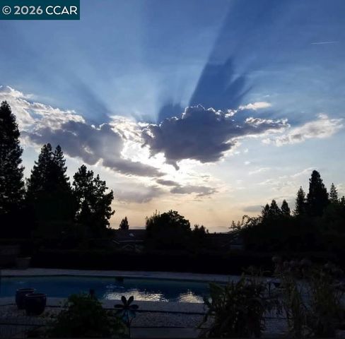 341 Twinview Dr, Pleasant Hill, CA 94523
