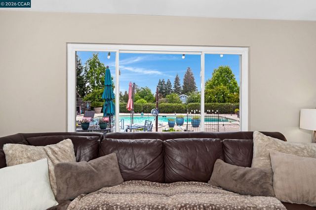 341 Twinview Dr, Pleasant Hill, CA 94523