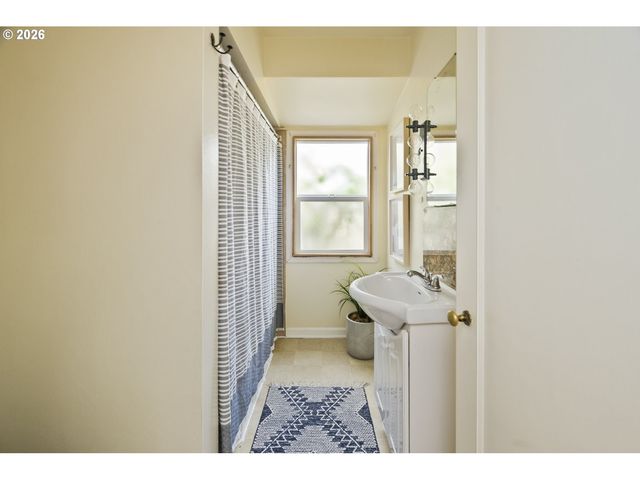 6516 Ne 23RD Ave, Portland, OR 97211